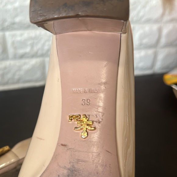 Prada beige block shoes Size 39 - Picture 6 of 8